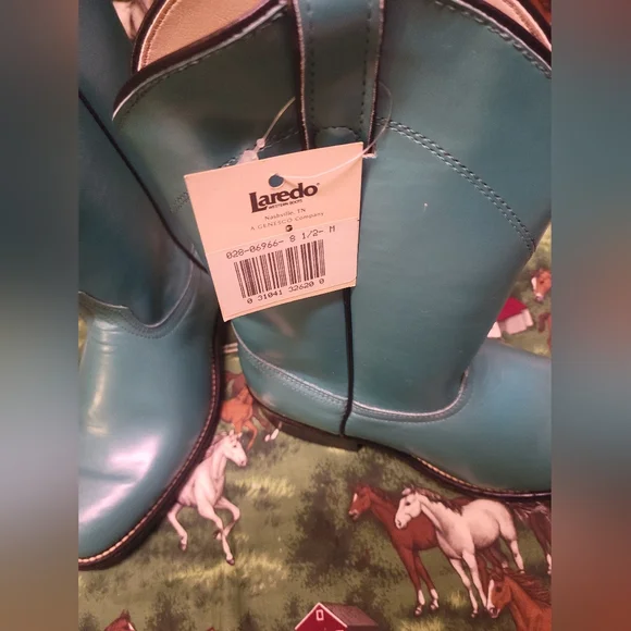 Laredo Teal Heeled Boots - Picture 8 of 15